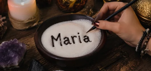 O que acontece se colocar o próprio nome no açúcar e por que esse simples gesto pode mexer com sua energia espiritual mais do que você imagina