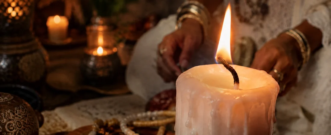 O que significa quando o pavio da vela entorta, por que isso deve ser considerado, o que observar na chama e quando agir com cuidado