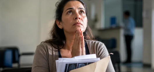 Oração para passar na perícia médica do INSS pode trazer calma, proteção espiritual e firmeza em um momento de grande ansiedade
