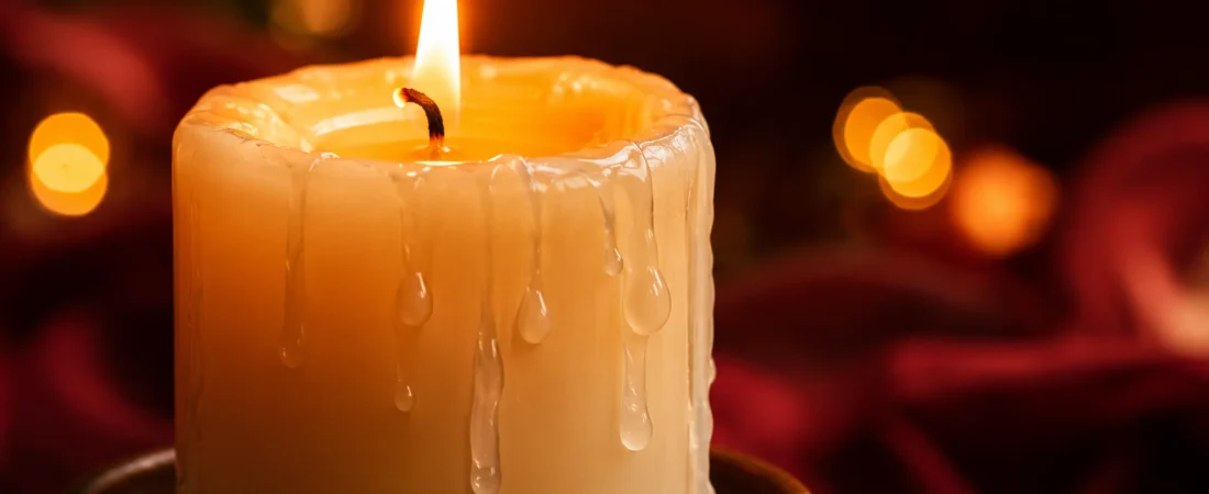 Vela chorando: significado espiritual das gotas de cera durante a queima